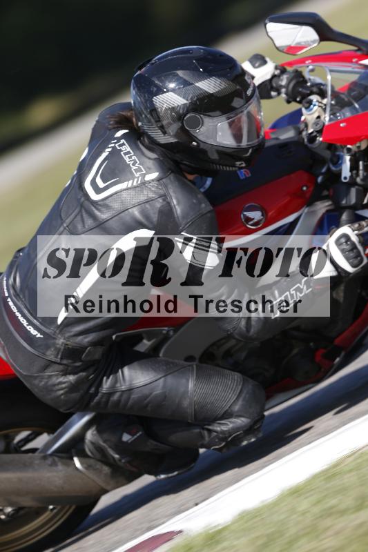 Archiv-2025/49 26.08.2025 Cornu Master School ADR/blau-bleu/6